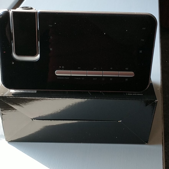 Digital Alarm clock - Picture 3 of 5